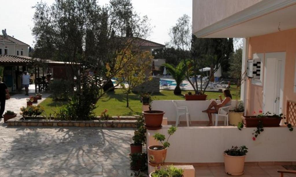 Livathos  Helena'S Studios المظهر الخارجي الصورة